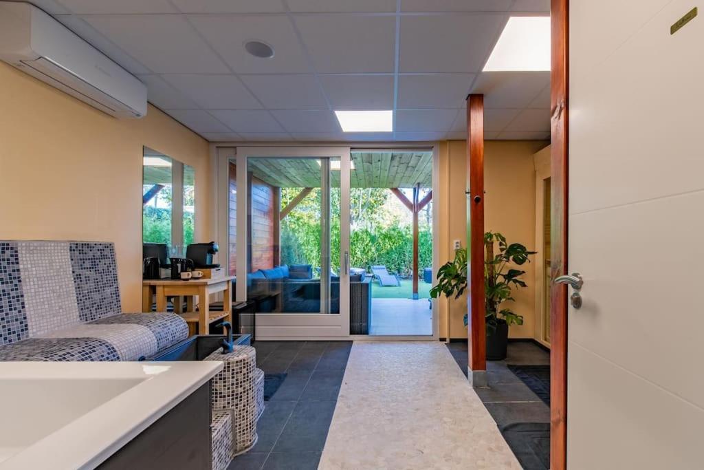 Wellness Studio Tiel Met Sauna En Jacuzzi Eksteriør billede