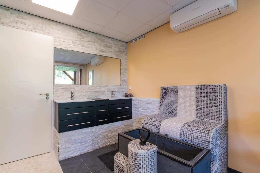 Wellness Studio Tiel Met Sauna En Jacuzzi Eksteriør billede