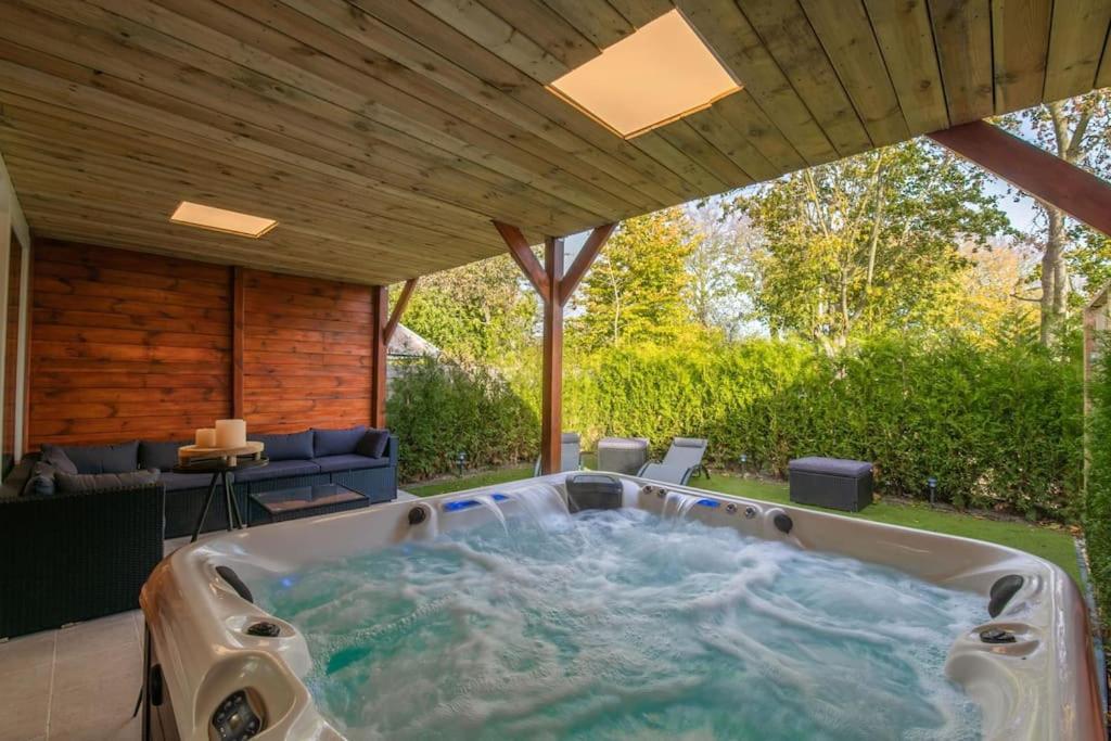 Wellness Studio Tiel Met Sauna En Jacuzzi Eksteriør billede